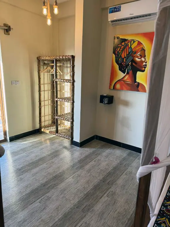 Asante Sana —  Villa Peace And Color
