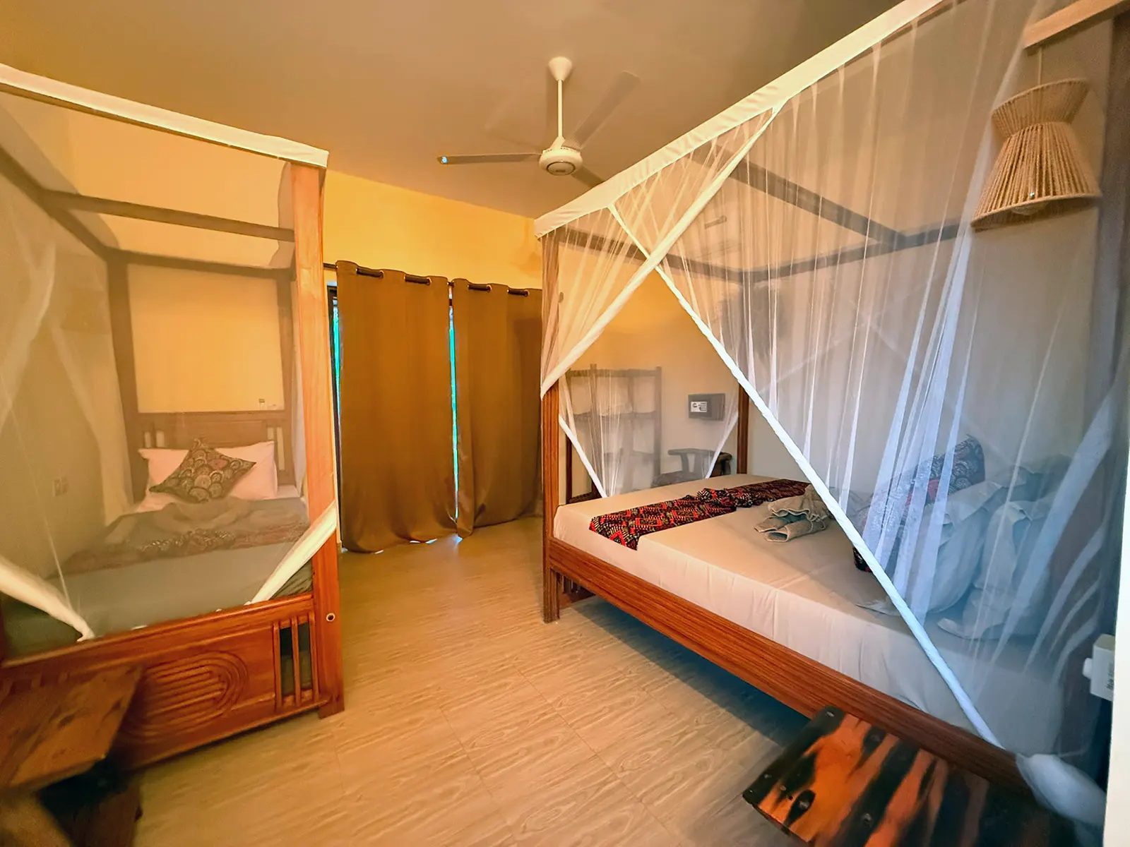 Pole Pole  —  Villa Peace And Color