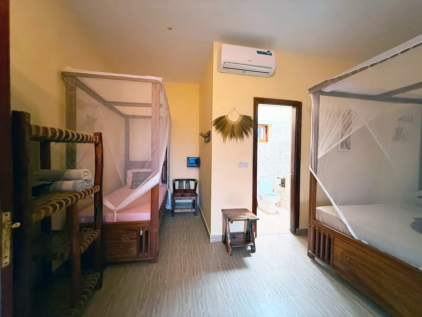 Mambo —  Villa Peace And Color